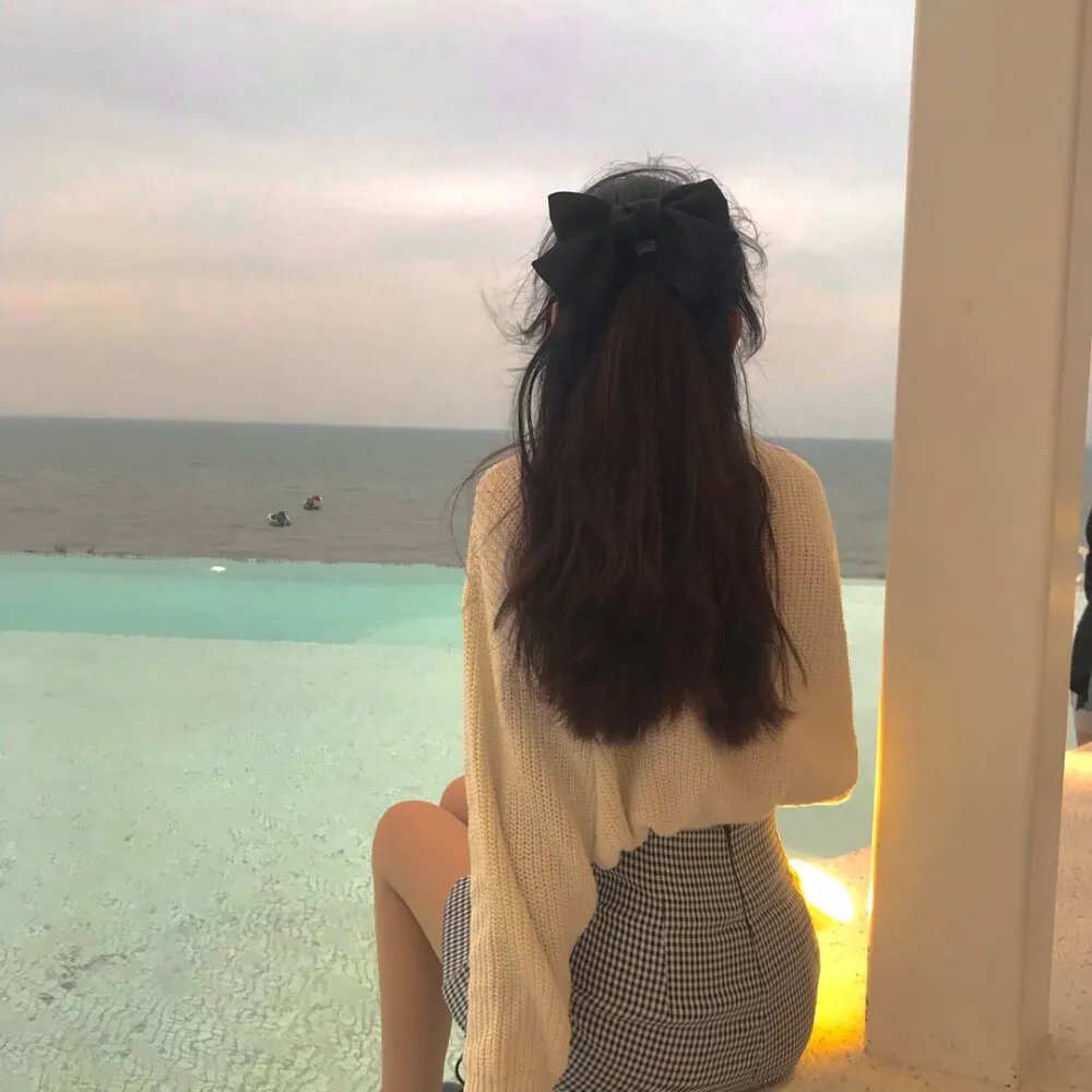 新来的美女邻居海报